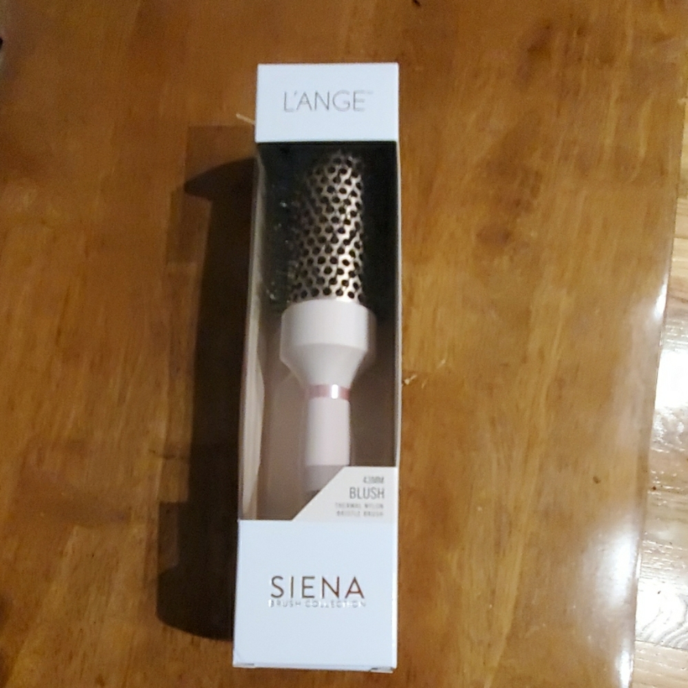 L'ange 43mm bristle hair brush